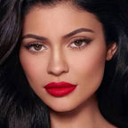 Kylie Cosmetics Gloss Labial Mary Jo